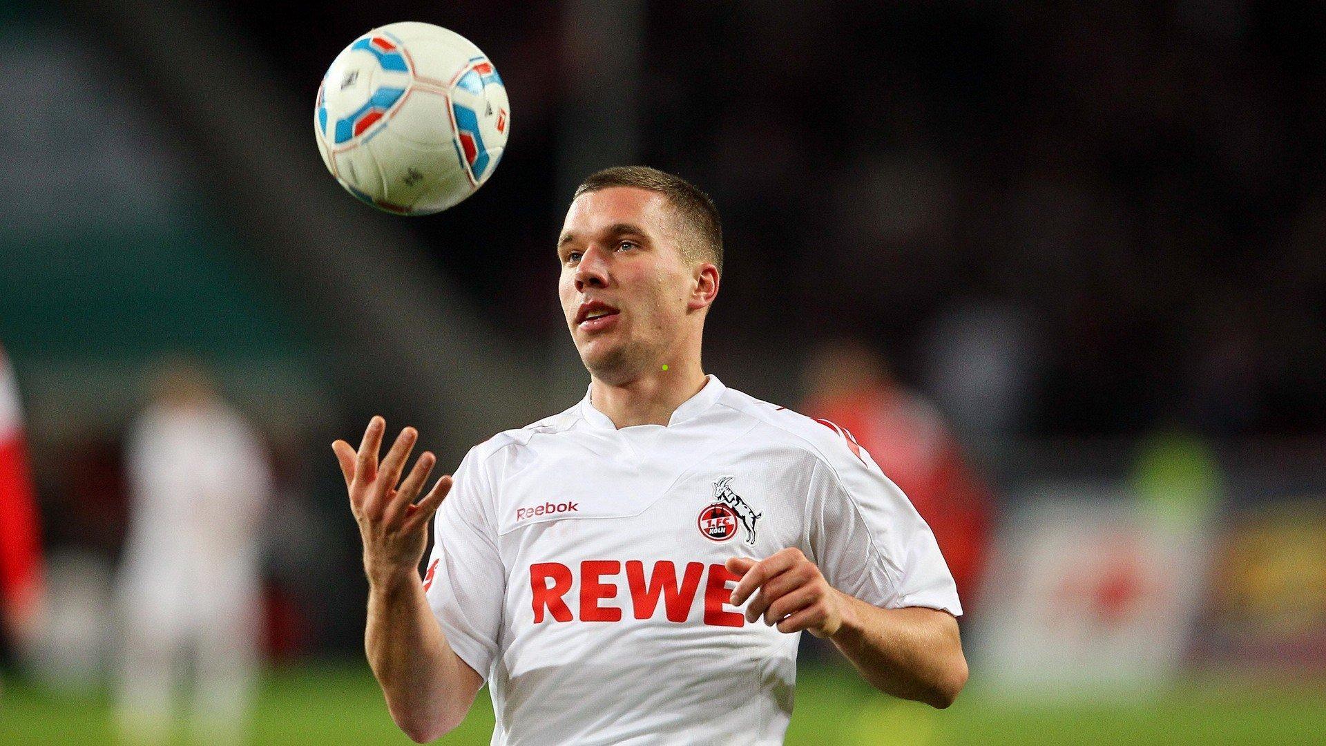 尤利亚诺重提世纪对决，VAR技术下，阻挡罗纳尔多之举仍非点球